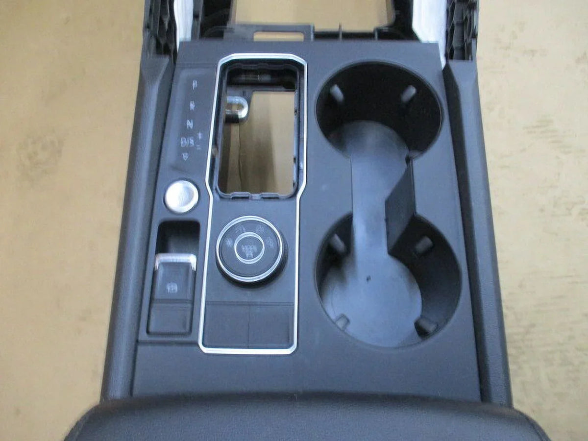 2019 USB Center Console (Good) Volkswagen Black 2018 2 Pre-Owned w/ LKQ Atlas Ports OEM Rear