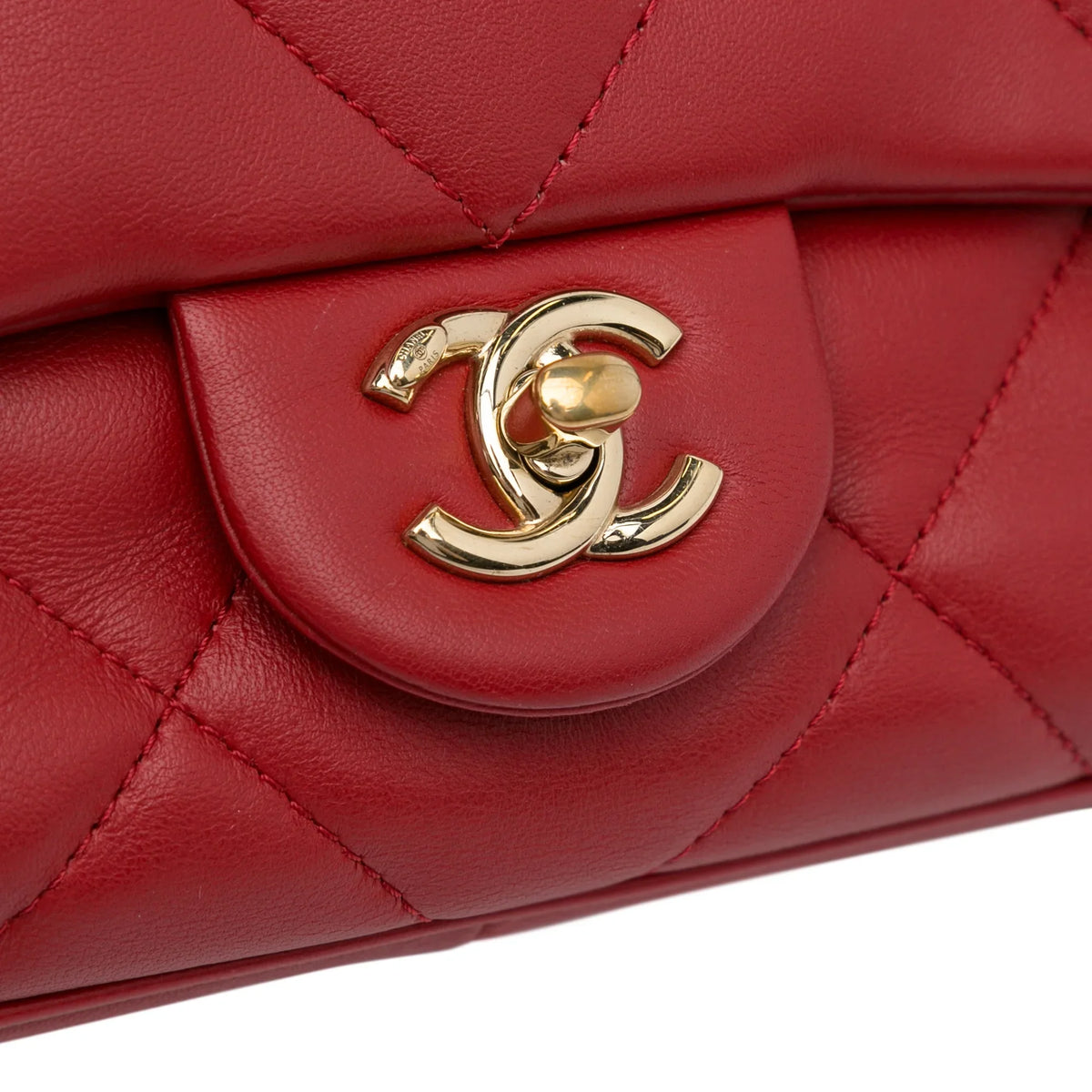 Carry Satchel Easy Unisex Pre-Owned Chanel (Good) Authenticated Lambskin Red Small Flap Leather Bag