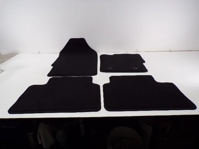 OEM of *NEW* Ranger Pre-Owned Floor 4 Ford LKQ (Good) Set Mats Cloth 22 Black